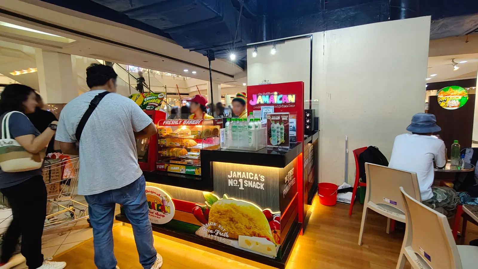 DE ORIGINAL JAMAICAN PATTIE SHOP in Festival Mall